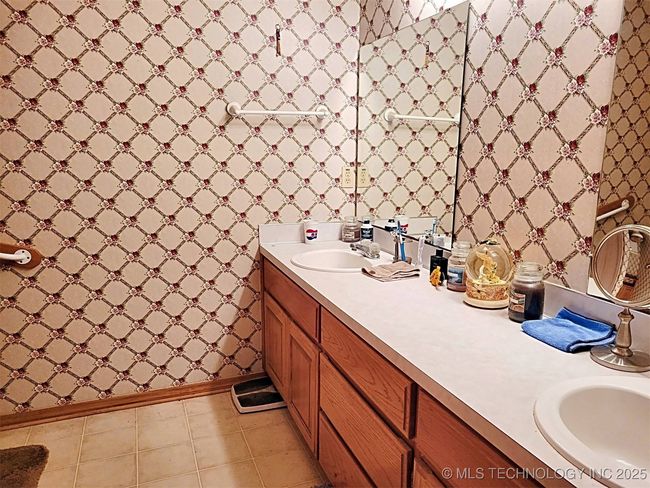 2045 Aspen Dr, House other with 3 bedrooms, 3 bathrooms and null parking in Tahlequah OK | Image 15