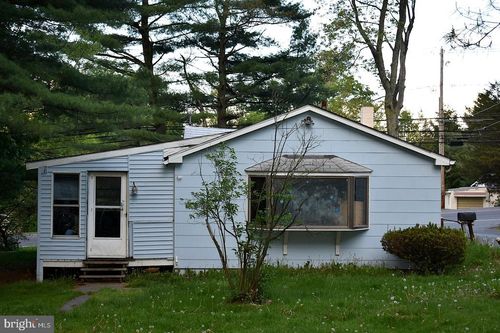 416 N Hunter Hwy, DRUMS, PA, 18222-2143 | Card Image