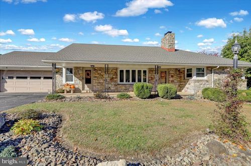 16405 Pottsville Pike, HAMBURG, PA, 19526-8102 | Card Image