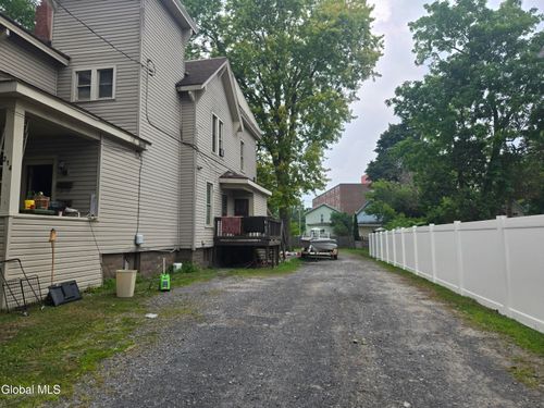 314 Lenox Ave, Oneida, NY, 13421-1502 | Card Image