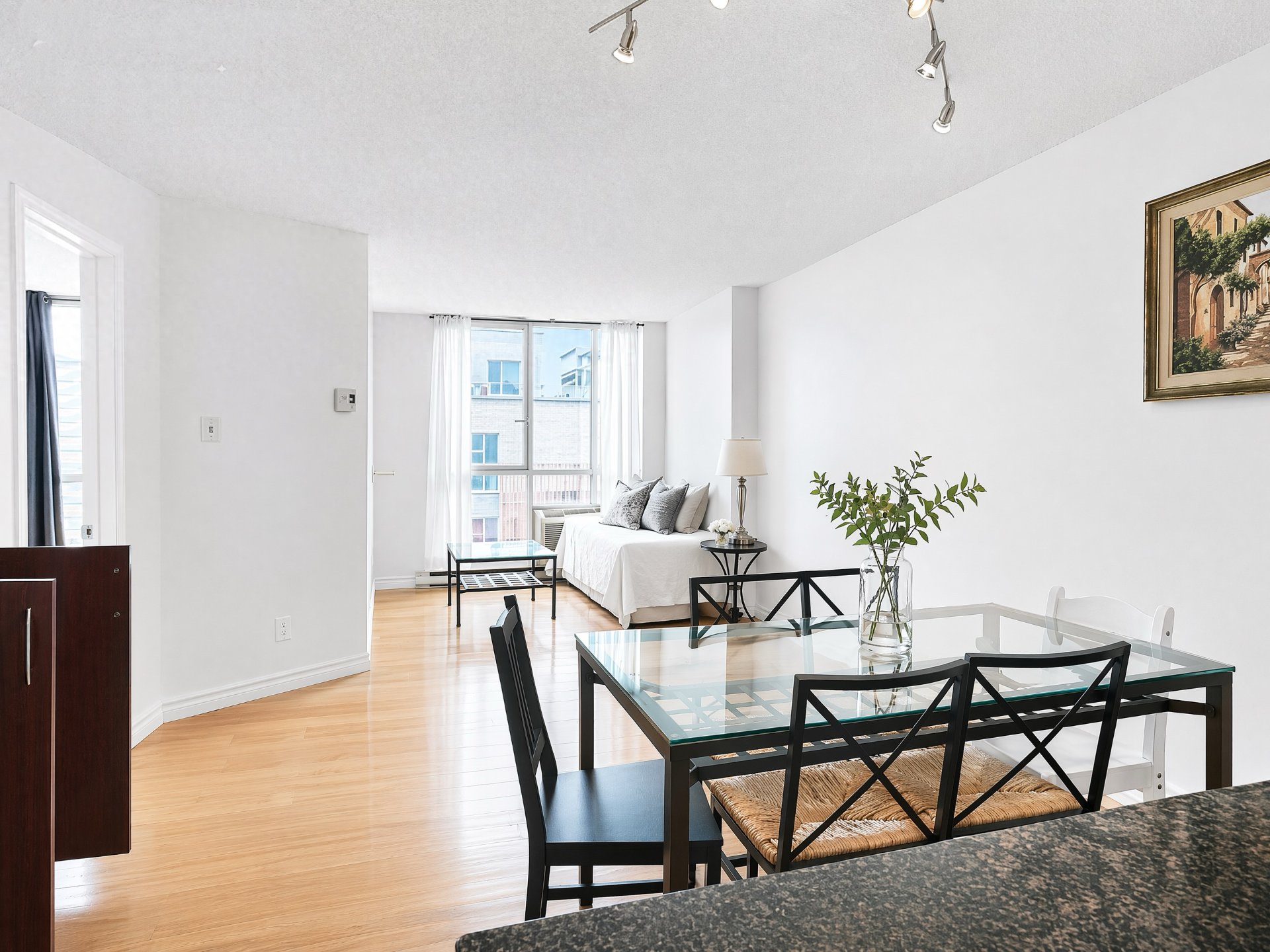 Residential Lease in Montréal (Ville-Marie) 4