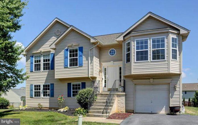 Rocky Fountain Dr, Greencastle, PA 17225