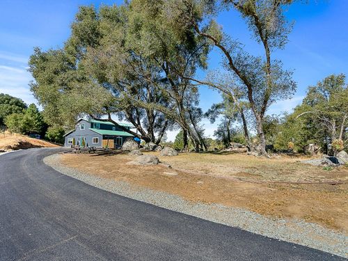3102 Squirrel Holw, Somerset, CA, 95684 | Card Image