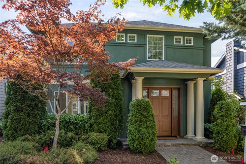 2455 30th Ave Ne, Issaquah, WA, 98029-3617 | Card Image