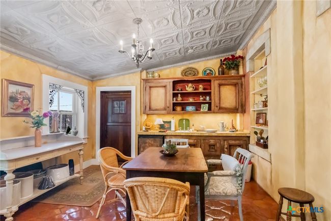 110 - 102 N Courthouse Sq, House other with 6 bedrooms, 4 bathrooms and null parking in Goliad TX | Image 43