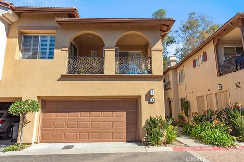 70-8 Salton, Irvine, CA, 92602-2425 | Card Image