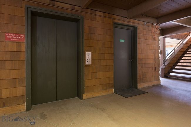 Property entrance featuring elevator | Image 39