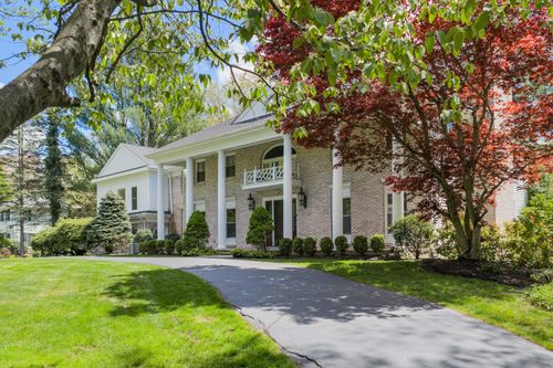 64 Country Dr, Weston, MA, 02493-1165 | Card Image