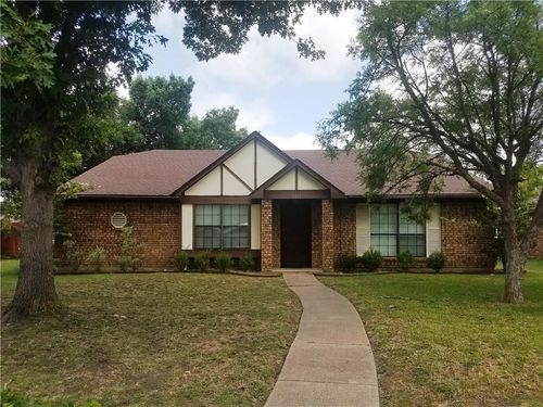 2425 Inverness Dr, Garland, TX, 75040-8845 | Card Image