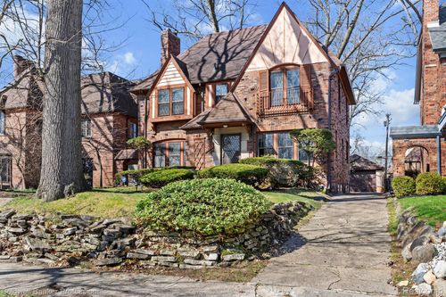 18215 Birchcrest Dr, Detroit, MI, 48221-2750 | Card Image