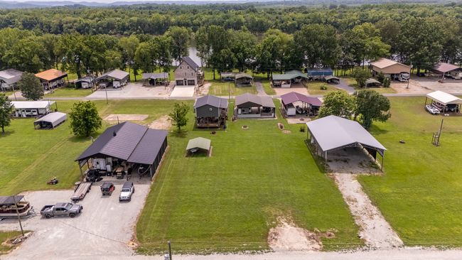 1038 Wc Pickett Rd, Home with 0 bedrooms, 0 bathrooms and null parking in Clifton TN | Image 7