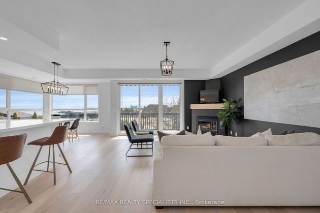 441 Mariners Way, Condo with 3 bedrooms, 2 bathrooms and 2 parking in Collingwood ON | Image 9