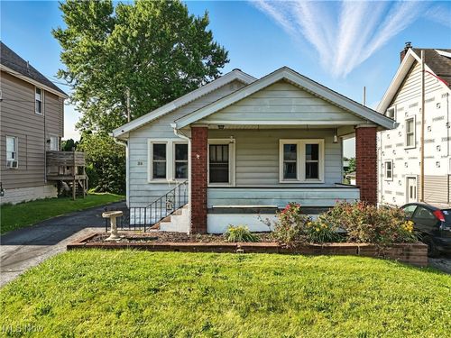 33 Townsend Ave, Girard, OH, 44420-1860 | Card Image