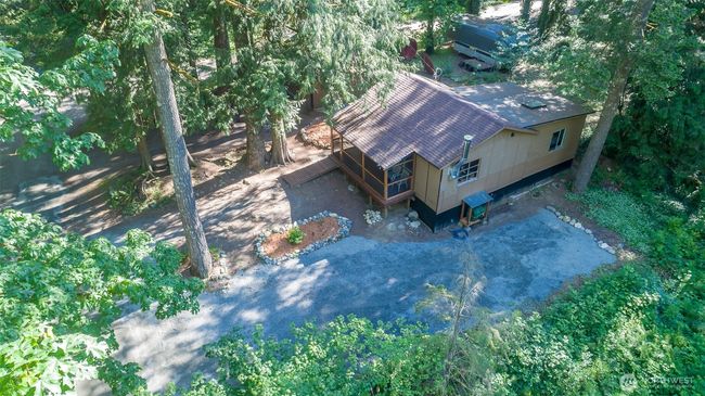 Notice the RV parking spot next to the side of the house. | Image 21