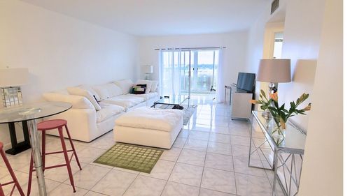 apt-705-4330 Hillcrest Dr, Hollywood, FL, 33021-7933 | Card Image