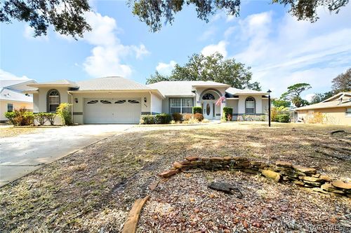 240 N Country Club Dr, CRYSTAL RIVER, FL, 34429-5379 | Card Image