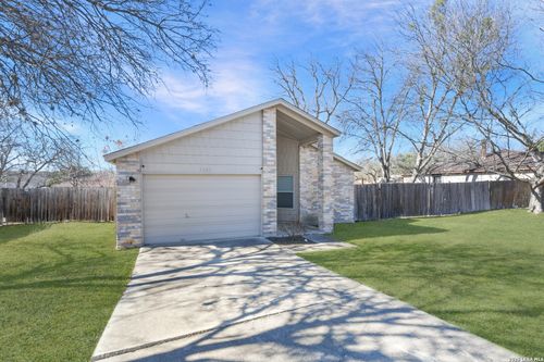 5607 Clearwood St, San Antonio, TX, 78233-4904 | Card Image