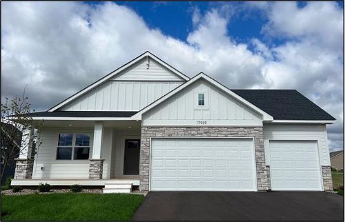 17939 Grantham Ln, Lakeville, MN, 55044-5086 | Card Image