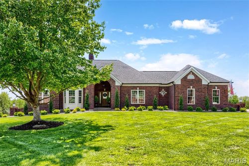 5335 Lancelot Dr, Weldon Spring, MO, 63304-5742 | Card Image