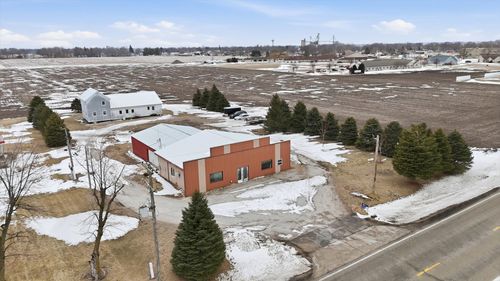 1275 E State Route 49, Cissna Park, IL, 60924-8833 | Card Image