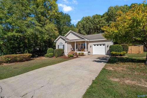 2438 Barnes Dr, Hokes Bluff, AL, 35903-7619 | Card Image
