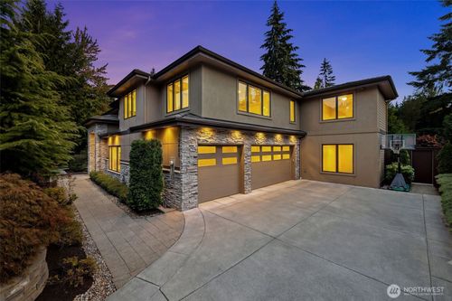 10425 Ne 15th St, Bellevue, WA, 98004-3611 | Card Image