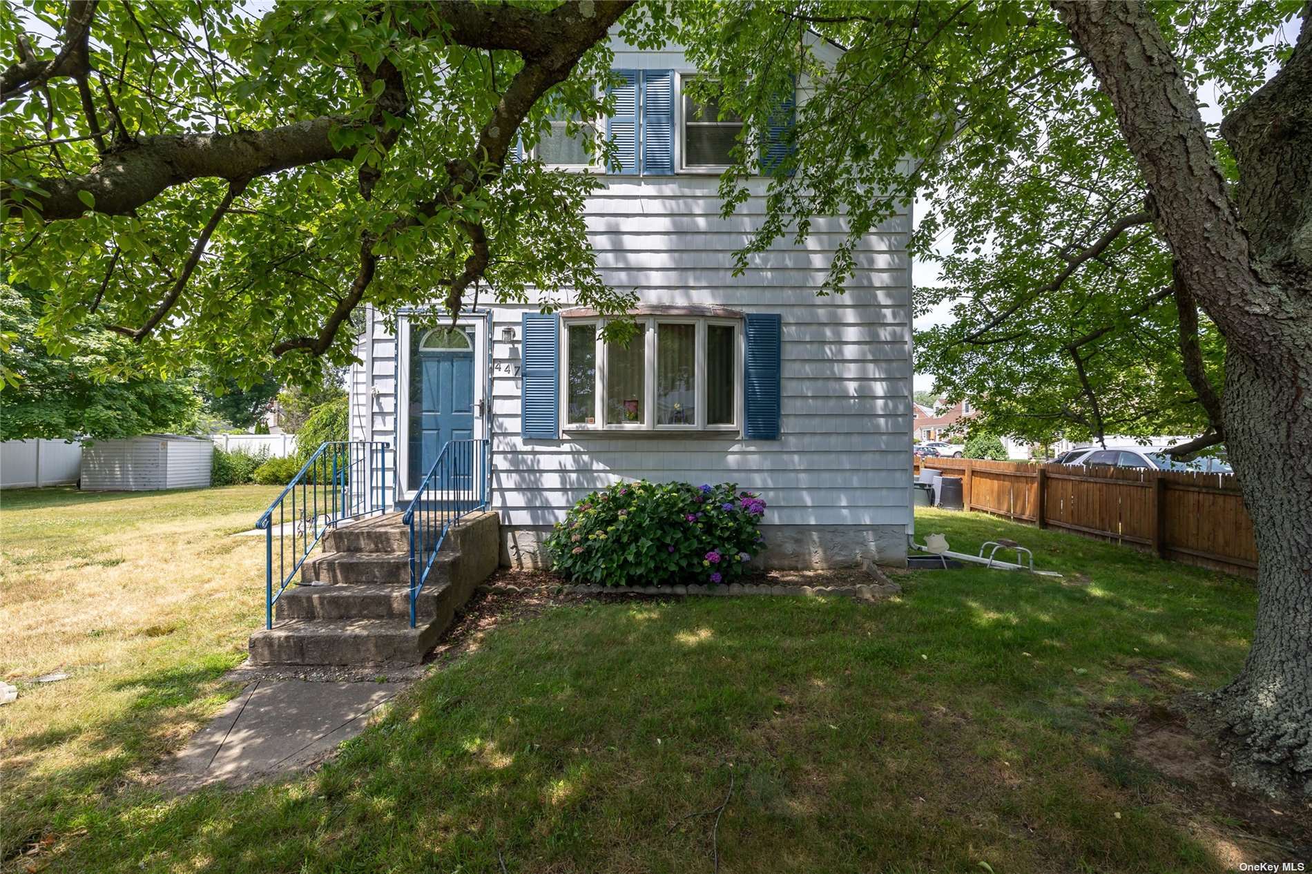 New York Ave, Lindenhurst, NY 11757
