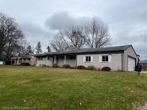 28014 Green Willow St, Farmington Hills, MI, 48331-5630 | Card Image