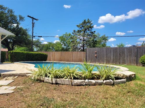 2008 Meadow Brook Dr, Round Rock, TX, 78664-2315 | Card Image