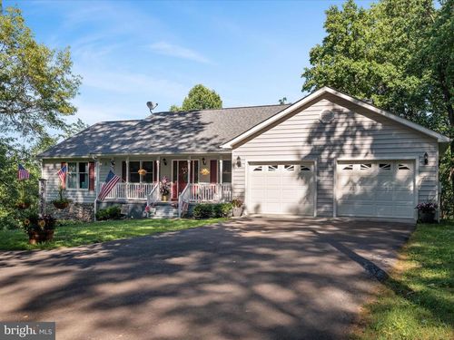 237 White Ln, FRONT ROYAL, VA, 22630-5205 | Card Image