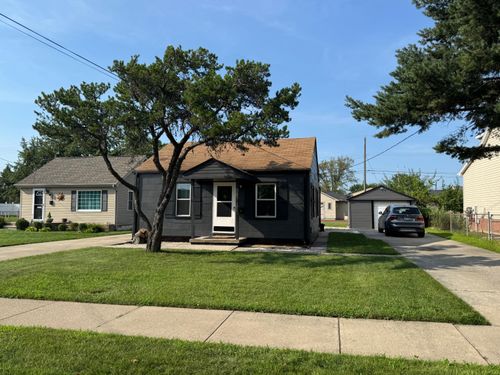 22421 Maple St, Saint Clair Shores, MI, 48081-2360 | Card Image