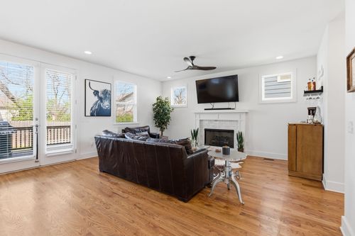 60 Twin St, Nashville, TN, 37209-1861 | Card Image
