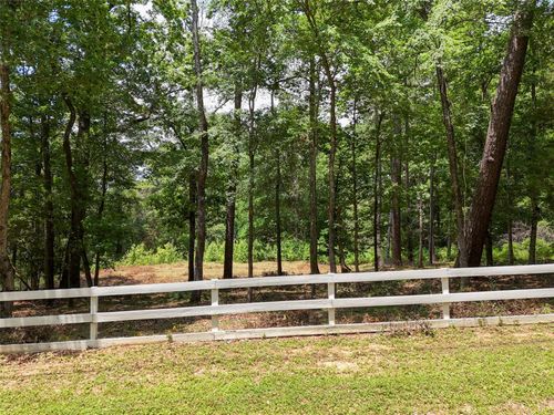 7393 Teaswood Dr, Conroe, TX, 77304-5401 | Card Image