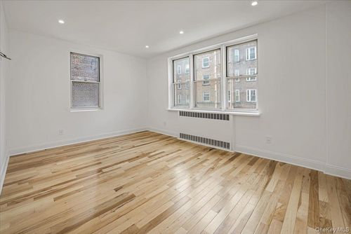 apt-2h-35-21 79th St, Jackson Heights, NY, 11372-4807 | Card Image