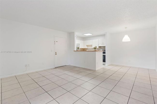 APT-106E - 9729 Hammocks Blvd, Condo with 2 bedrooms, 1 bathrooms and null parking in Miami FL | Image 5