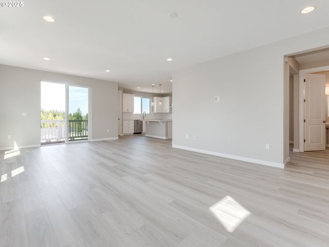 2111 Ne Ridge Run Ln, House other with 5 bedrooms, 4 bathrooms and 3 parking in Estacada OR | Image 4