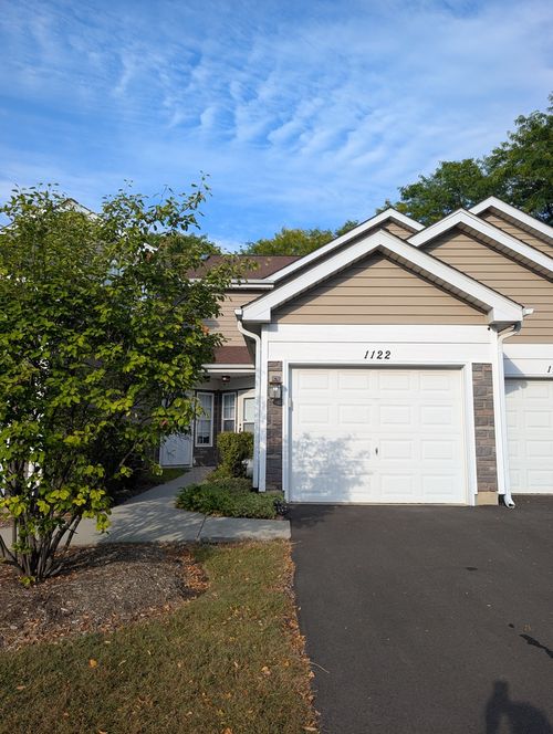 1122 Regency Dr, Schaumburg, IL, 60193-4467 | Card Image