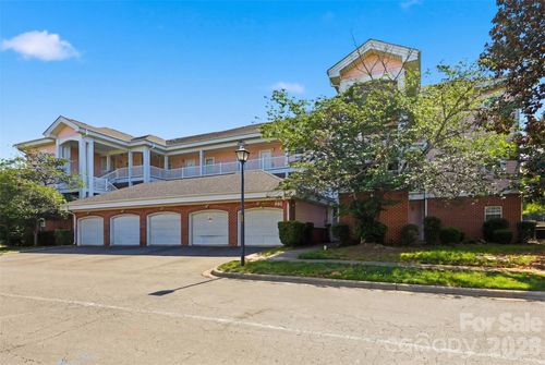 9054 Meadow Vista Rd, Charlotte, NC, 28213-5291 | Card Image