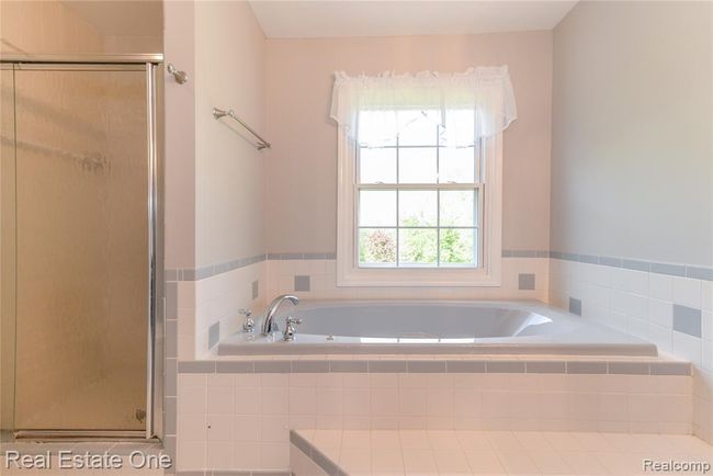 Separate Shower Space | Image 30