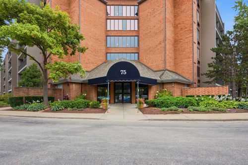 309-75 Kristin Cir, Schaumburg, IL, 60195-3358 | Card Image
