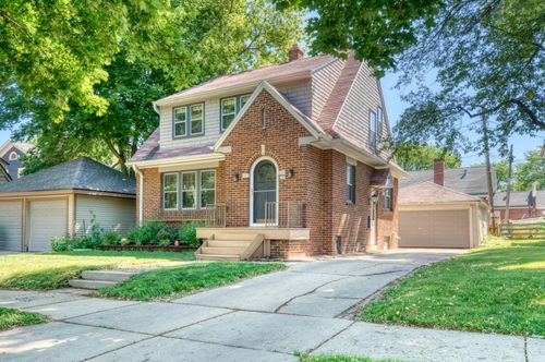 426 N 70th St, Wauwatosa, WI, 53213-3838 | Card Image