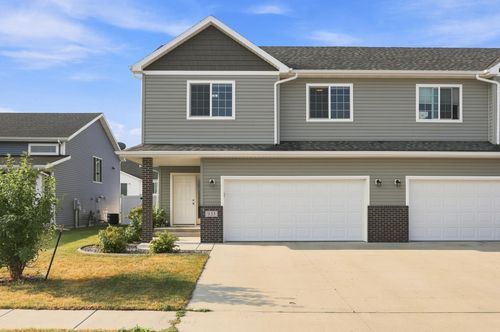 935 Eaglewood Avenue W, West Fargo, ND, 58078 | Card Image