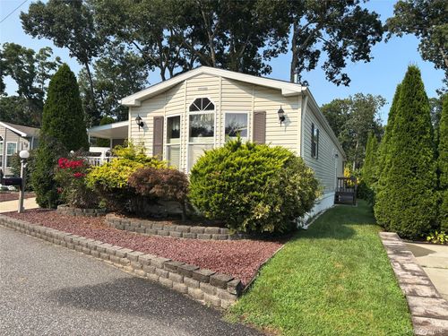 180-1661 Old Country Rd, Riverhead, NY, 11901-4407 | Card Image