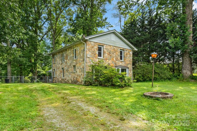 1058 Howard Gap Loop Rd, House other with 3 bedrooms, 3 bathrooms and null parking in Flat Rock NC | Image 32