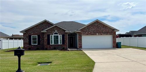 102 Zachary Dr, Boutte, LA, 70039-3047 | Card Image