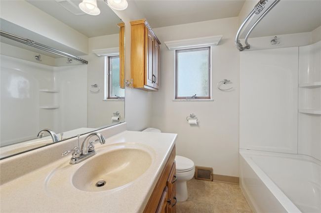 502 Sycamore St, House other with 3 bedrooms, 2 bathrooms and 2 parking in Vandergrift PA | Image 22