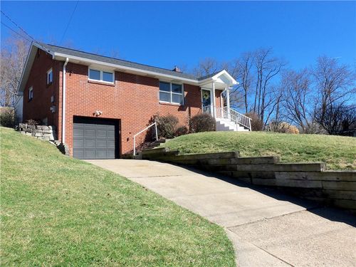 220 Franklin Farms Rd, Washington, PA, 15301-5818 | Card Image