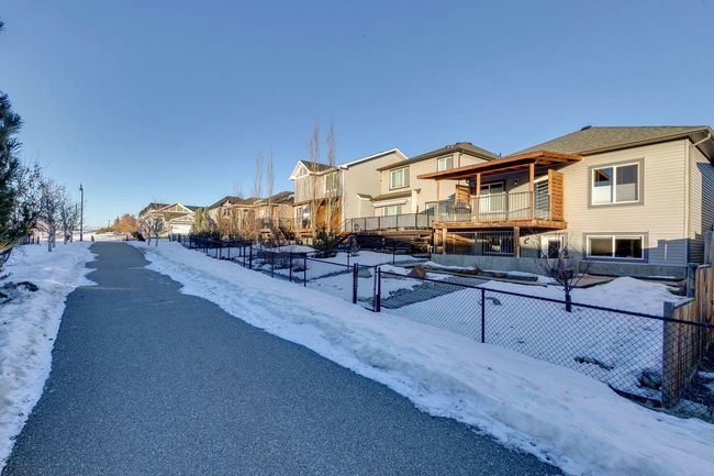 8 Drake Landing Street, House other with 3 bedrooms, 3 bathrooms and 4 parking in Okotoks AB | Image 39
