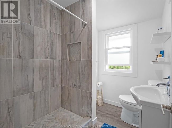 1454 Moy Ave, House other with 5 bedrooms, 2 bathrooms and null parking in Windsor ON | Image 21