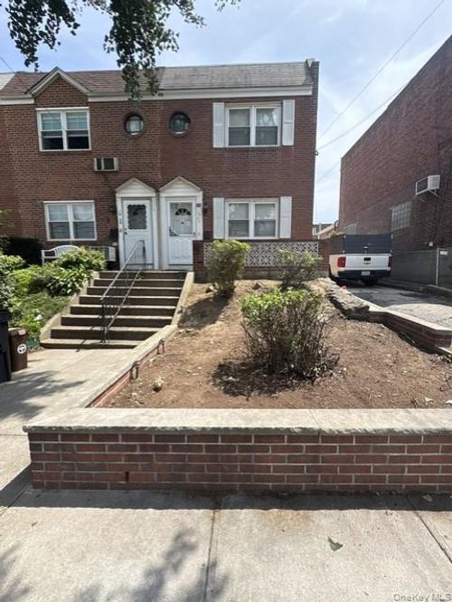 10-27 116th St, College Point, NY, 11356 | Card Image